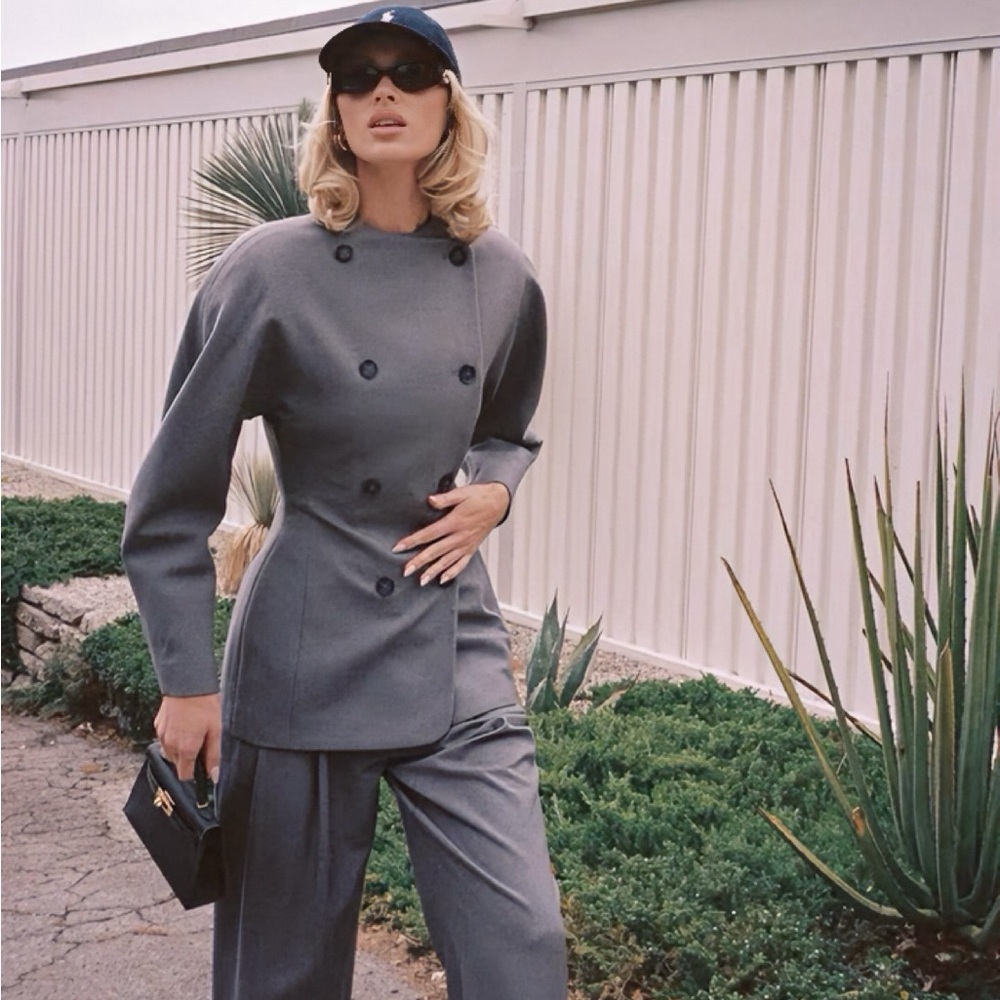 Helsa The Curvilinear Blazer